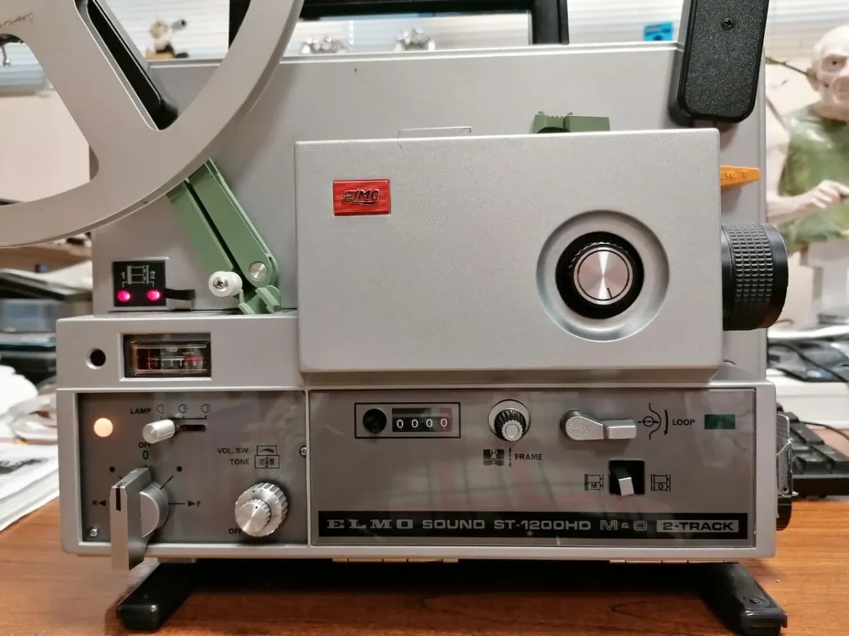 Elmo ST 1200 Super 8 投影機