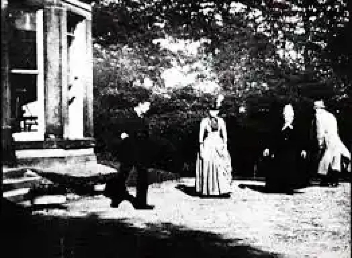 Roundhay Garden Scene (1888) 