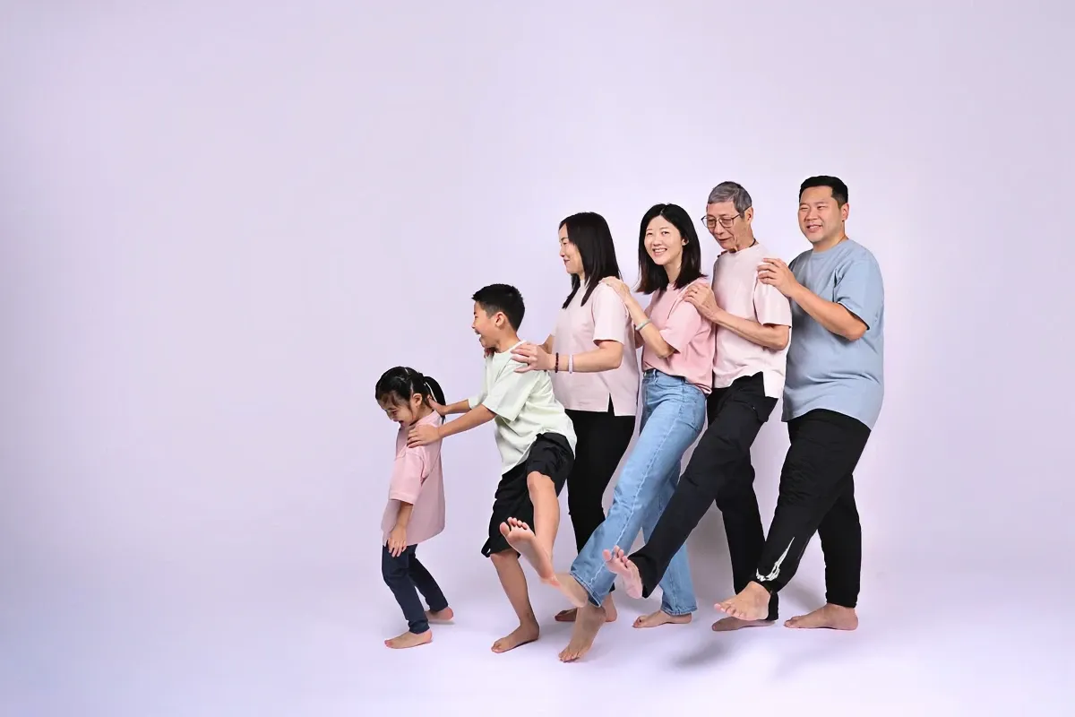 Happy Face Photo-synthesis